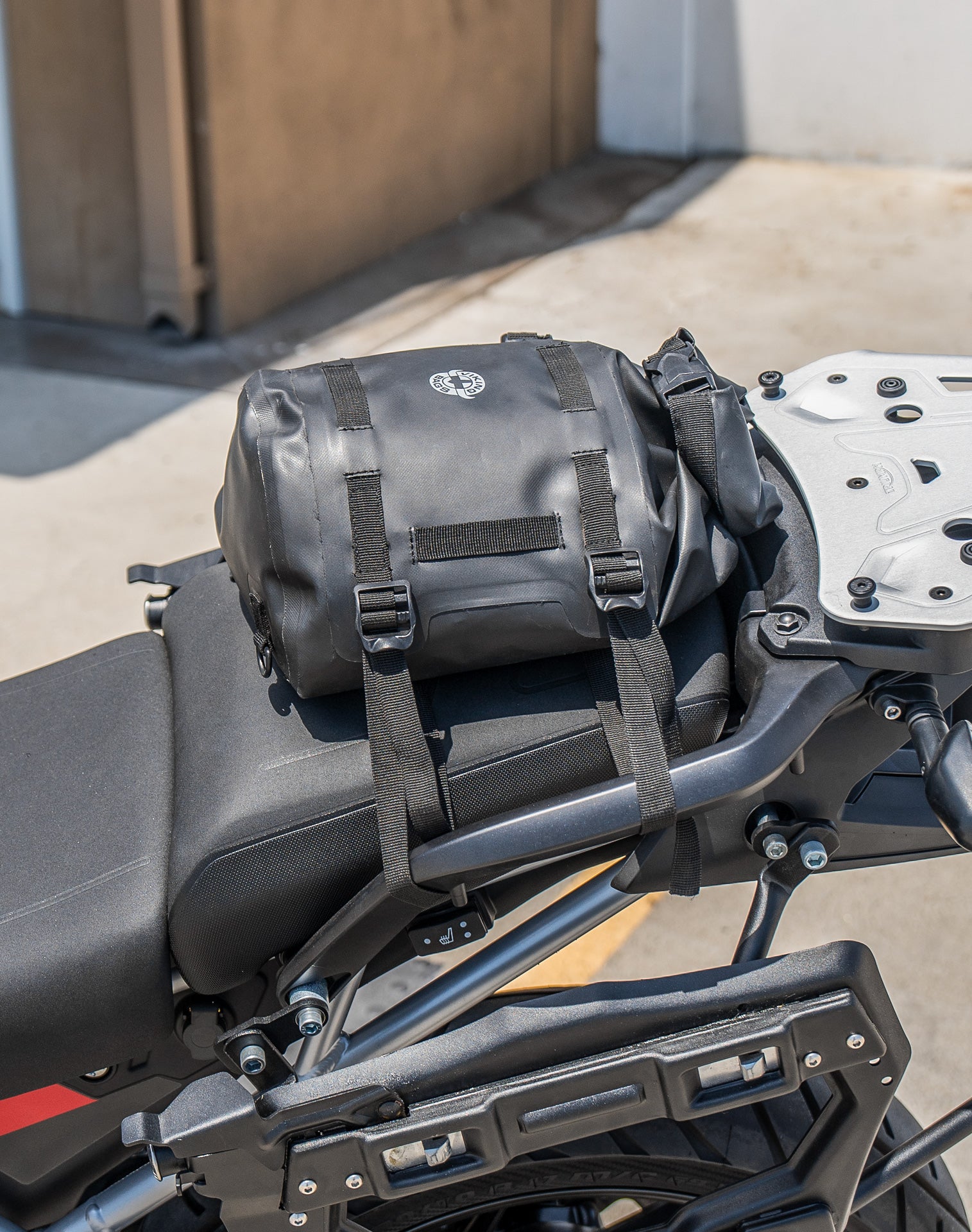 8L - Odyssey Triumph ADV Touring Tailpack Life Style