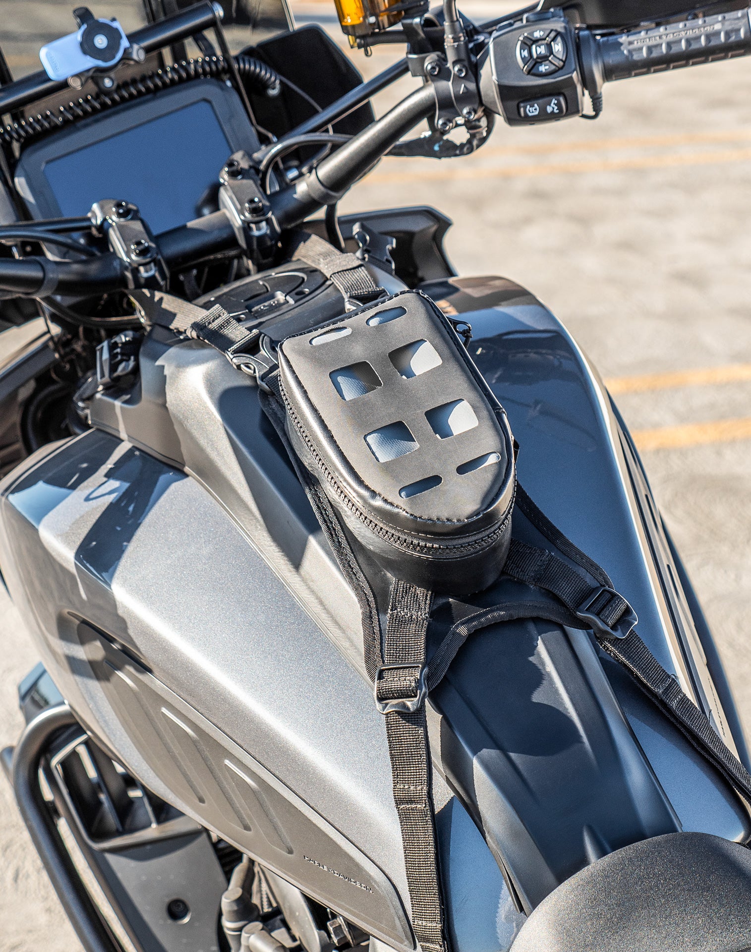 1L - Odyssey Adventure Touring Tank Bag v1