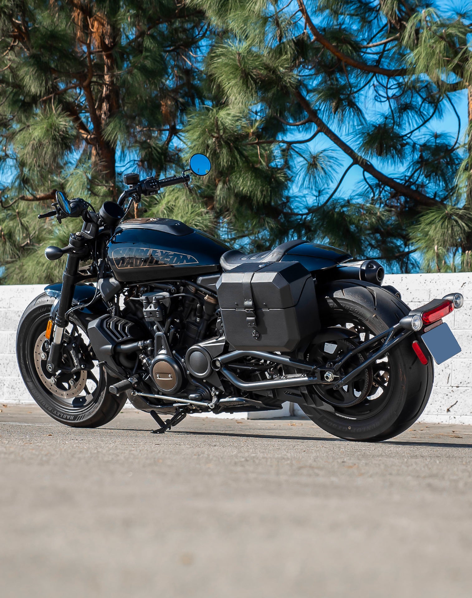 10L - Outlaw Quick Mount Small Harley Sportster S (RH1250S) Hard Solo Saddlebag (Left Only) v1