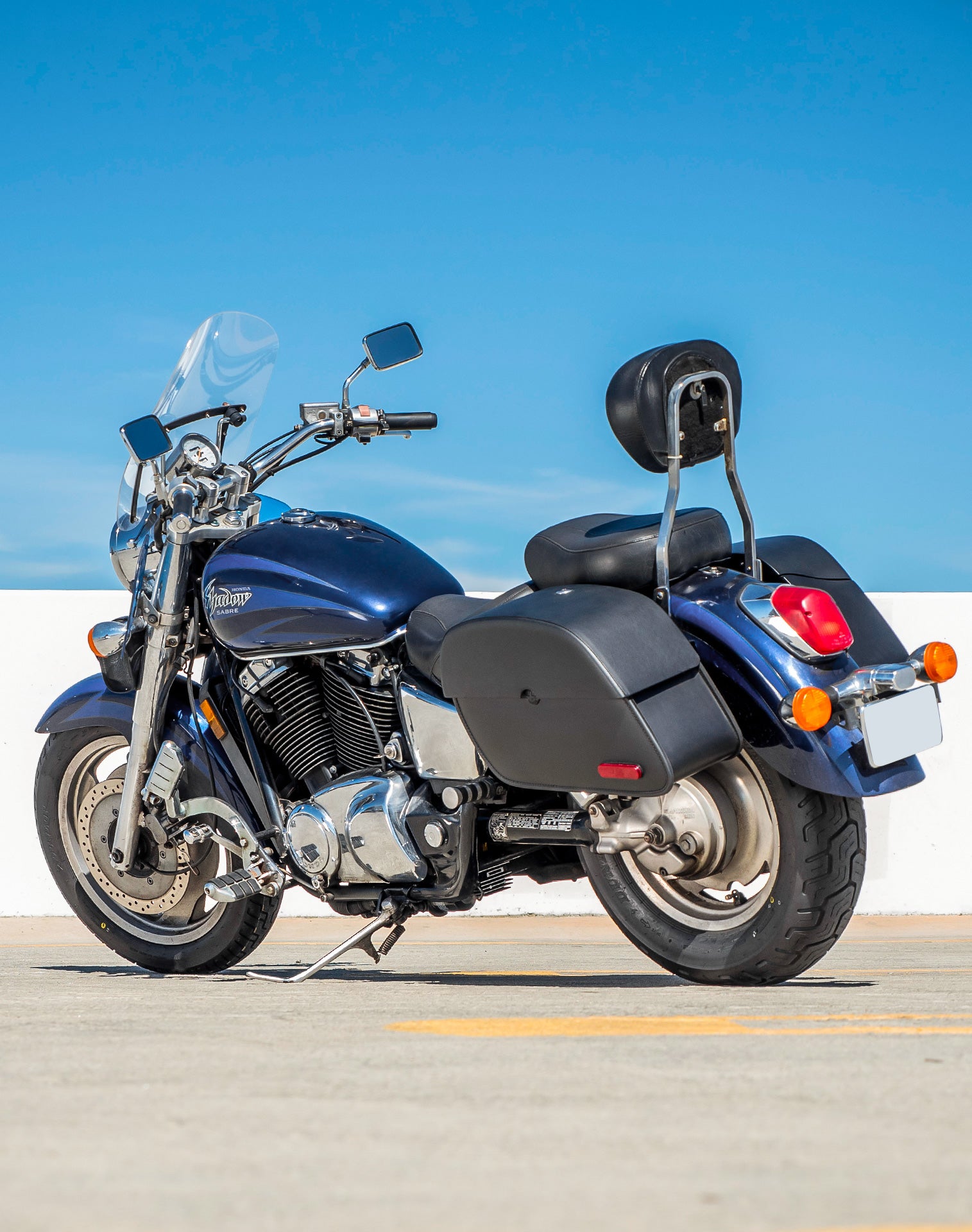 28L - Panzer Medium Honda Shadow 1100 Sabre Leather Motorcycle Saddlebags v1