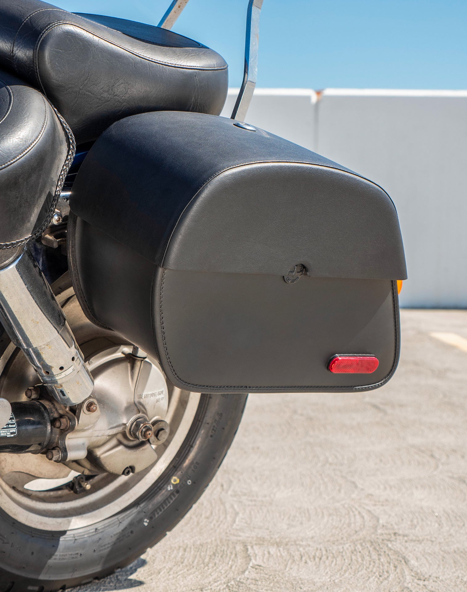 28L - Panzer Medium Honda Shadow 1100 Sabre Leather Motorcycle Saddlebags v3