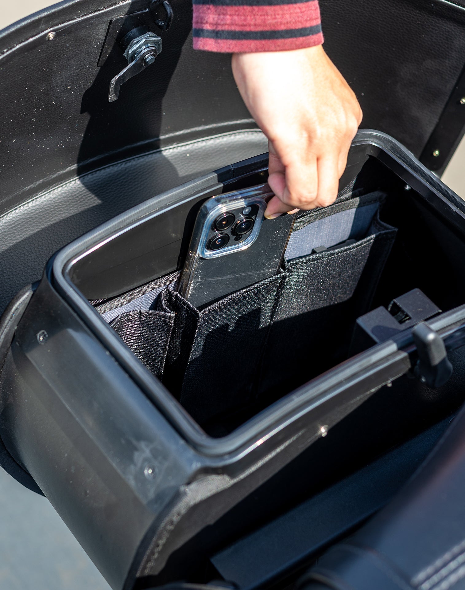 28L - Panzer Medium Motorcycle Saddlebags for Harley Davidson Softail Heritage FLSTC/I v4