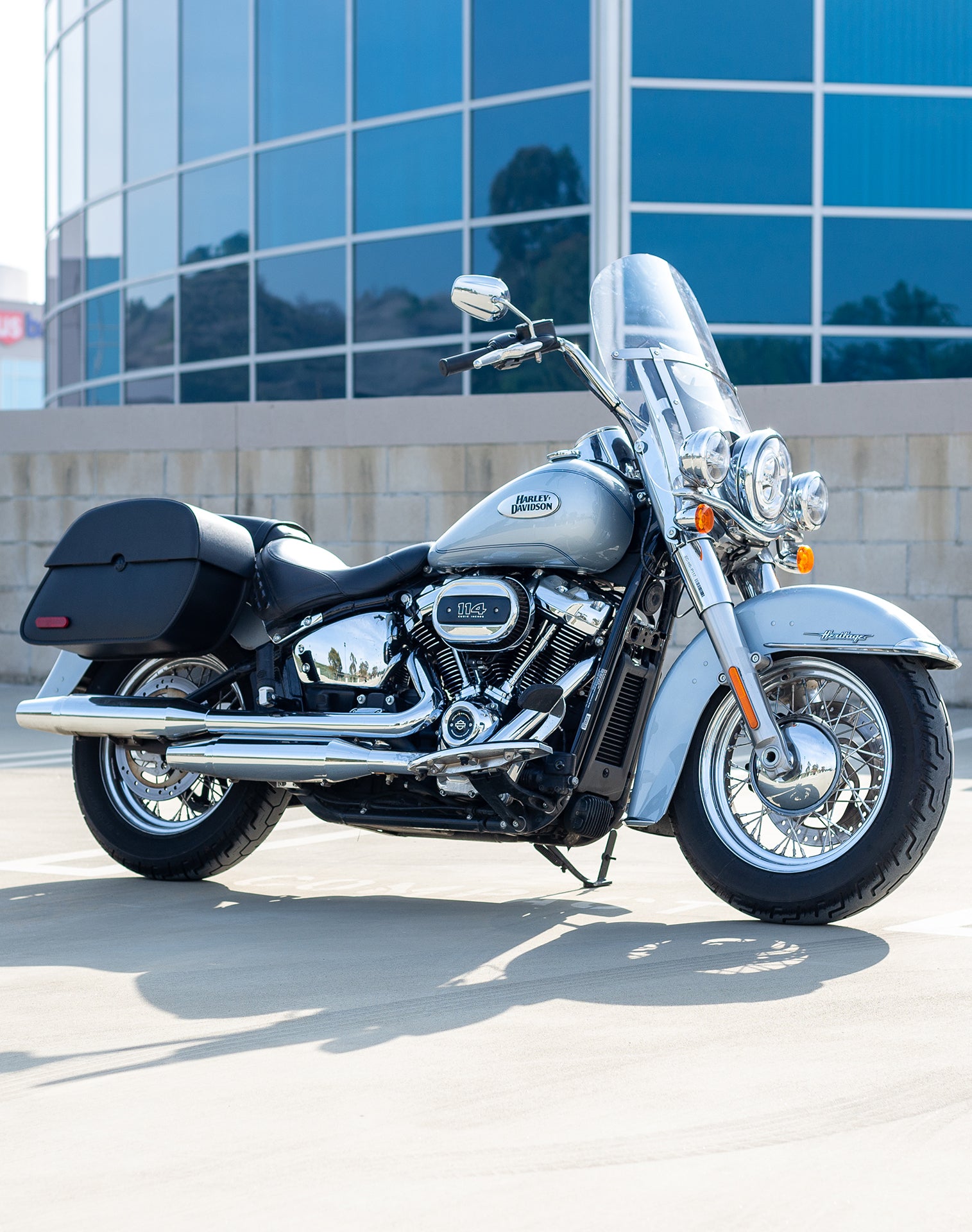 28L - Panzer Medium Motorcycle Saddlebags for Harley Davidson Softail Heritage FLSTC/I v1