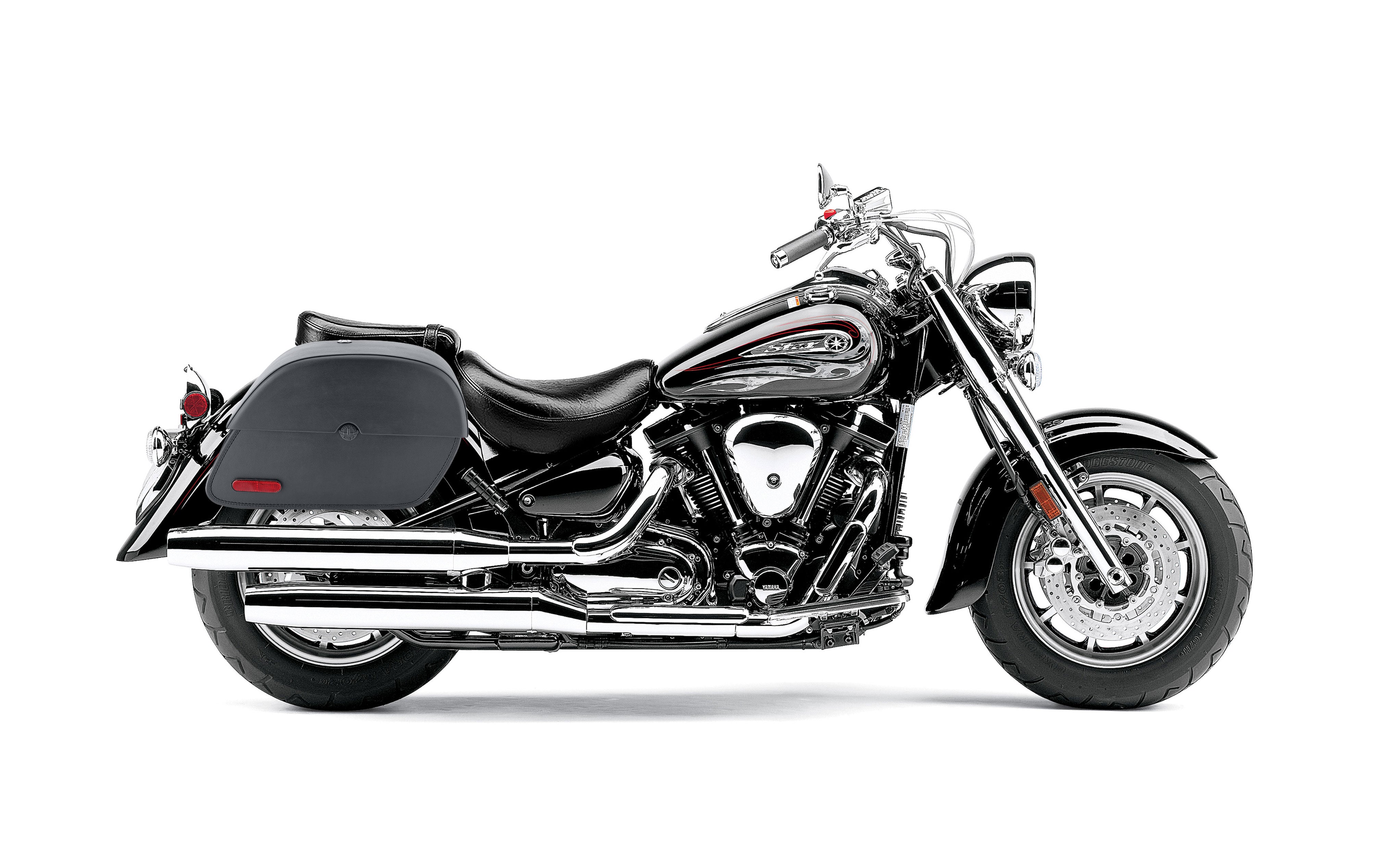 28L - Panzer Medium Yamaha Road Star S Midnight Motorcycle Saddlebags Bag on Bike @expand