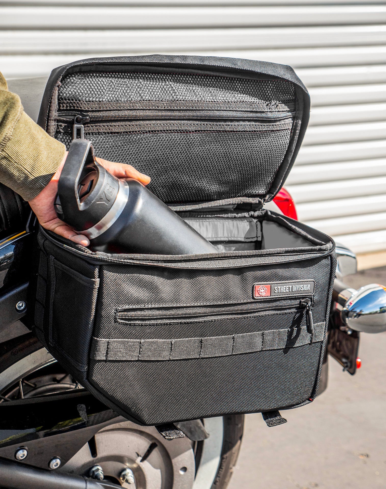 18L - Patriot Medium Kawasaki Vulcan 900 Classic VN900 Motorcycle Throw Over Saddlebags Life Style 4