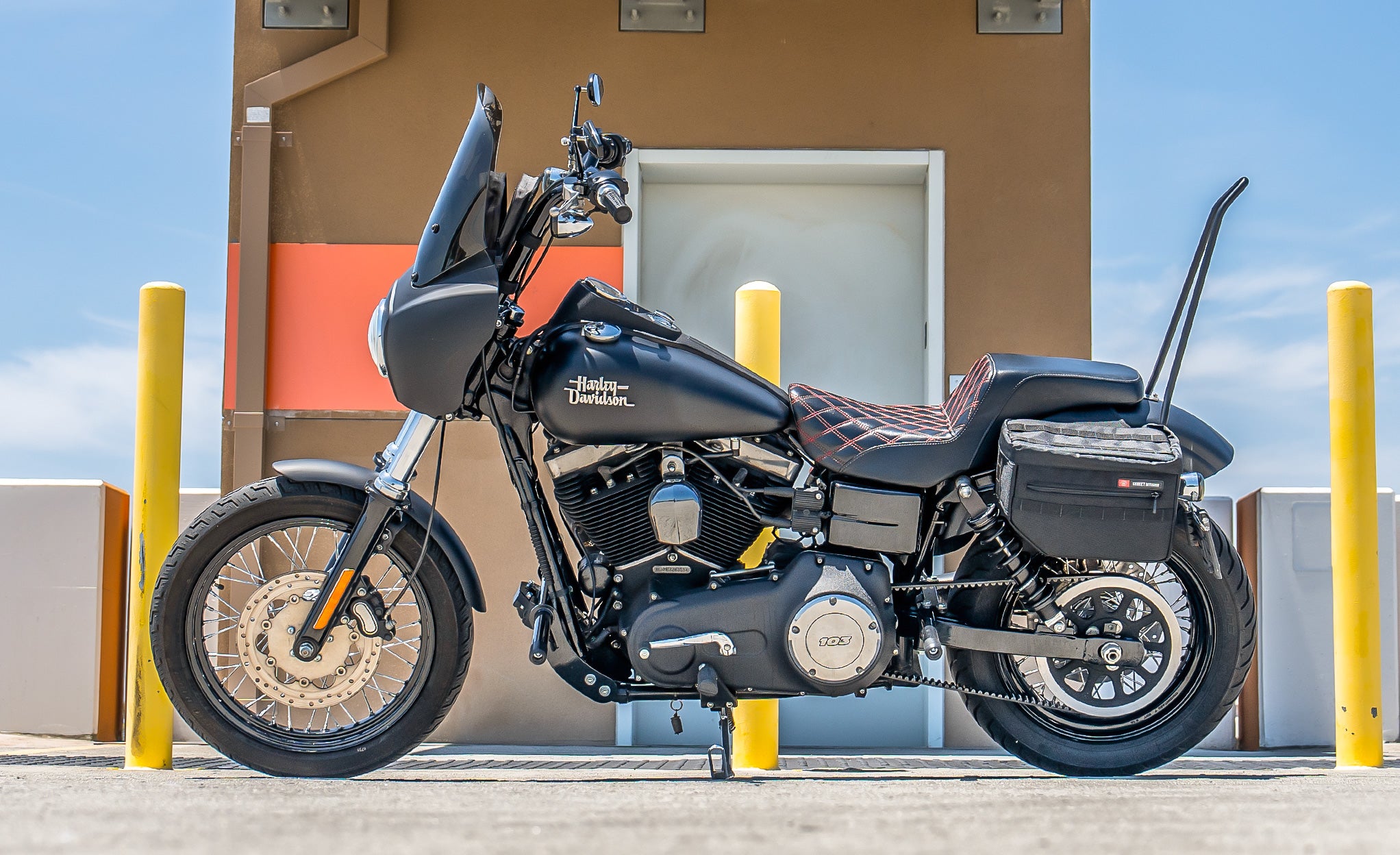 18L - Patriot Large Motorcycle Throw Over Saddlebags for Harley Dyna Street Bob FXDB @expand