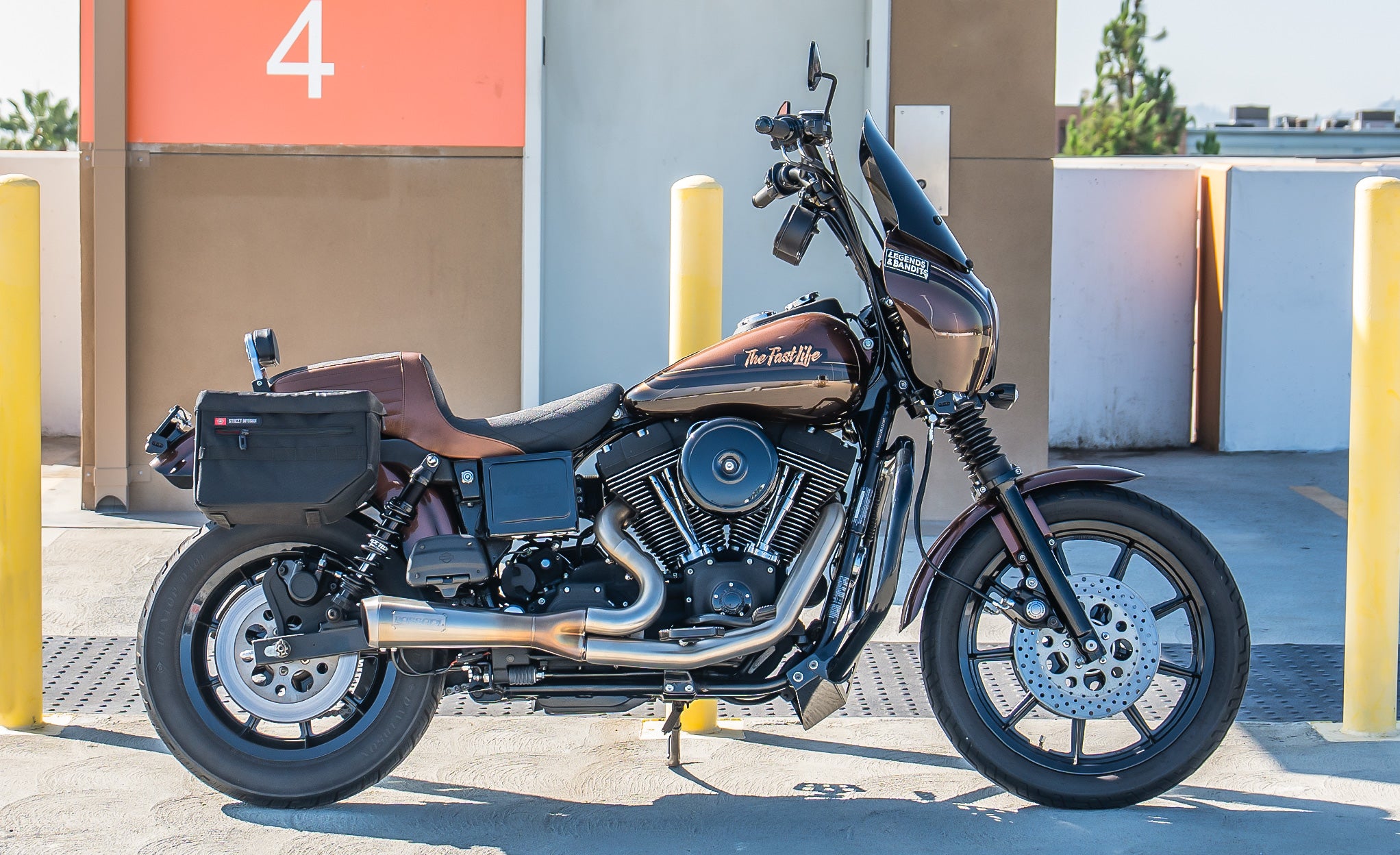 18L - Patriot Medium Throw Over Saddlebags for Harley Dyna Super Glide Custom FXDC/I Lifestyle @expand