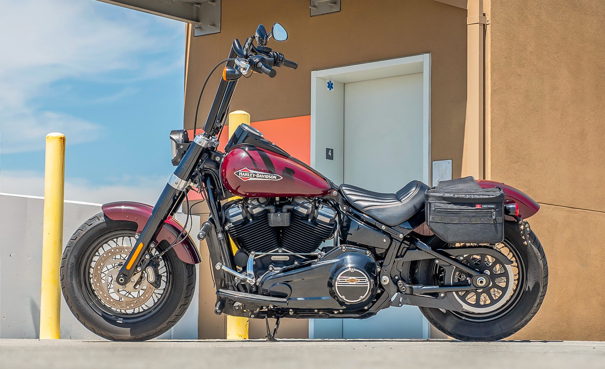 18L - Patriot Large Throw Over Saddlebags for Harley Softail Slim FLSL @expand