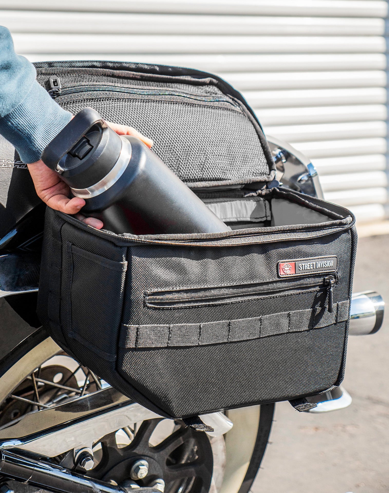 18L - Patriot Medium Motorcycle Throw Over Saddlebags for Harley Softail Deluxe FLSTN/I Life Style 4