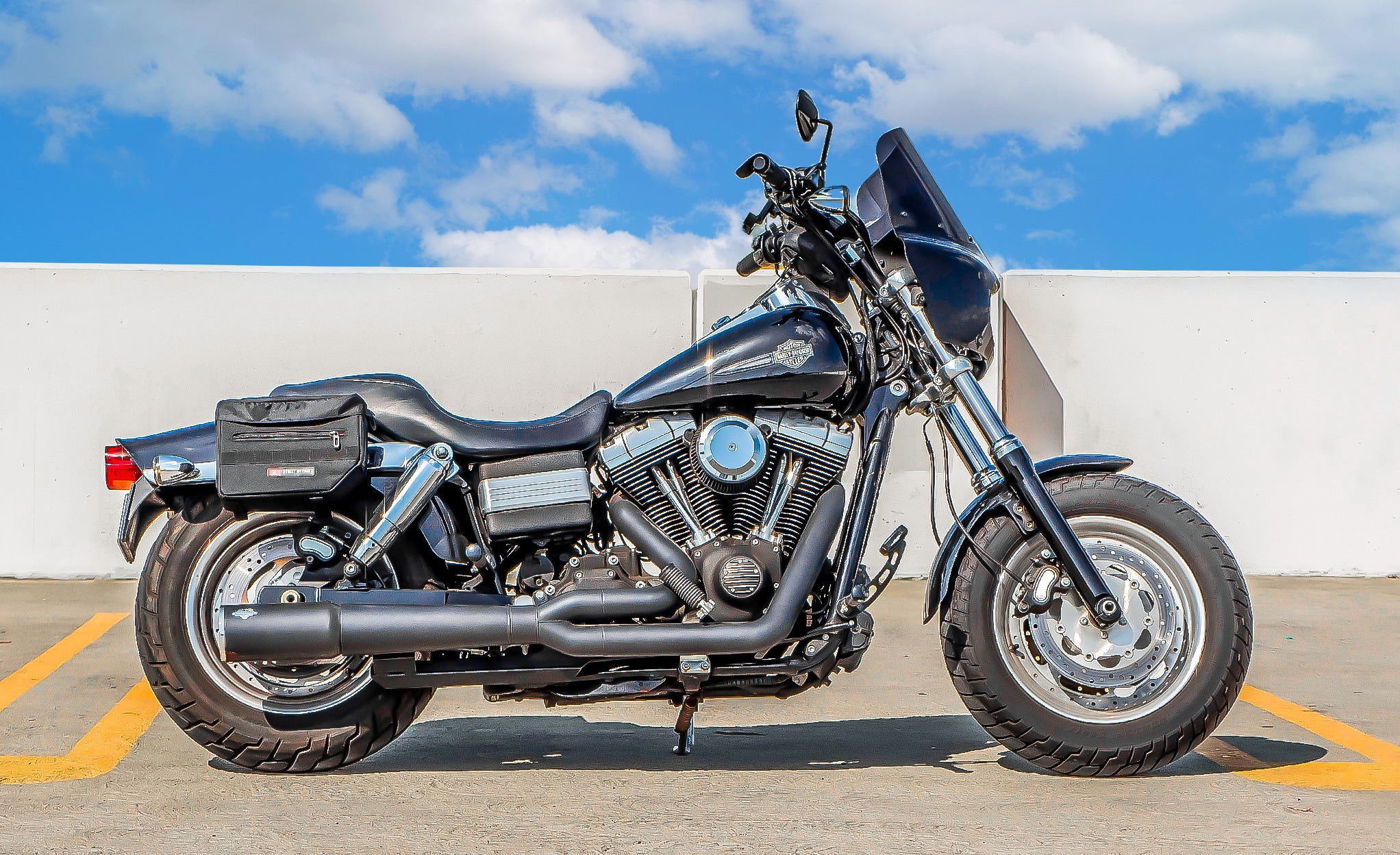 8L - Patriot Small Throw Over Saddlebags for Harley Dyna Fat Bob FXDF/SE @expand