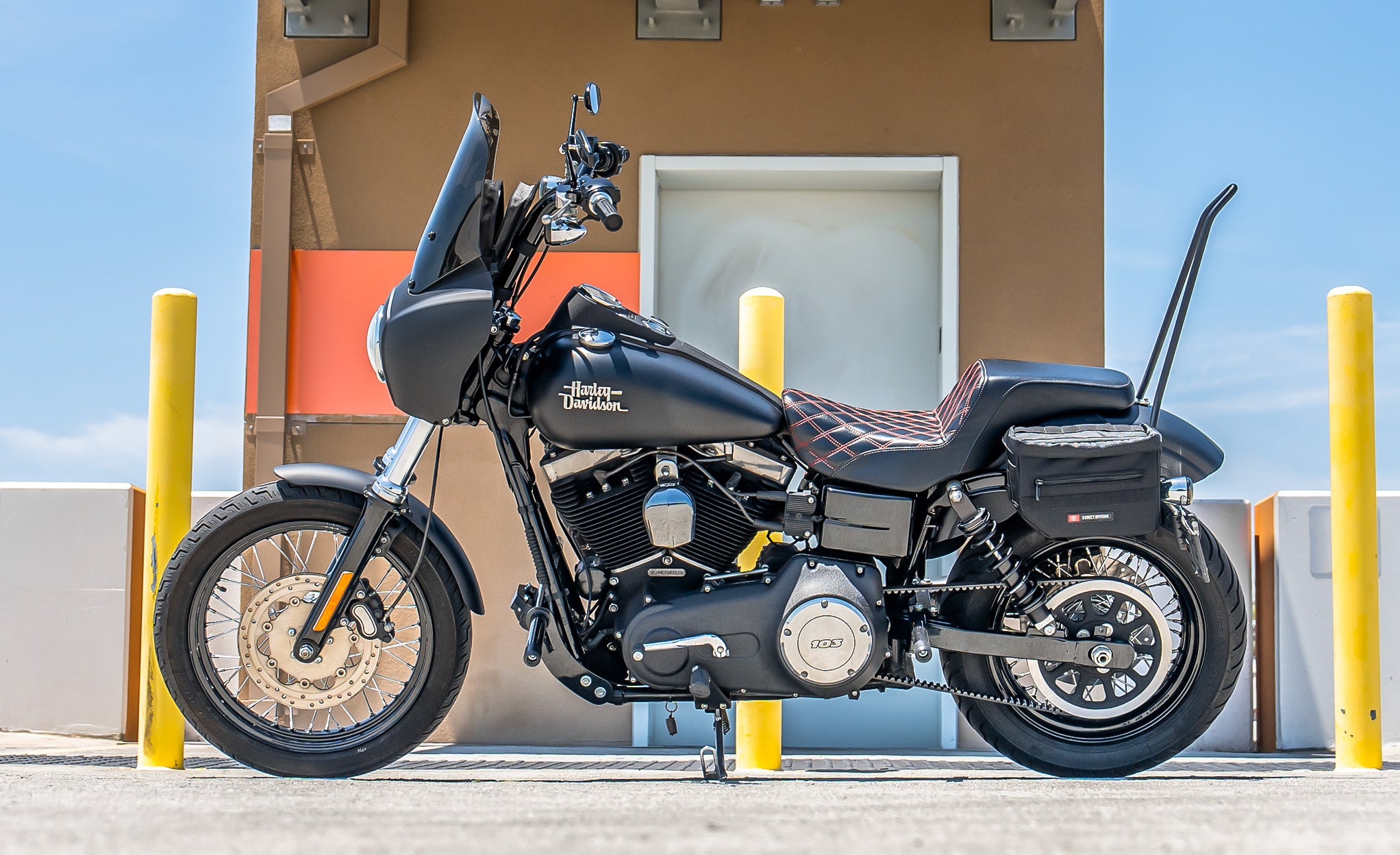 8L - Patriot Small Throw Over Saddlebags for Harley Dyna Street Bob FXDB @expand