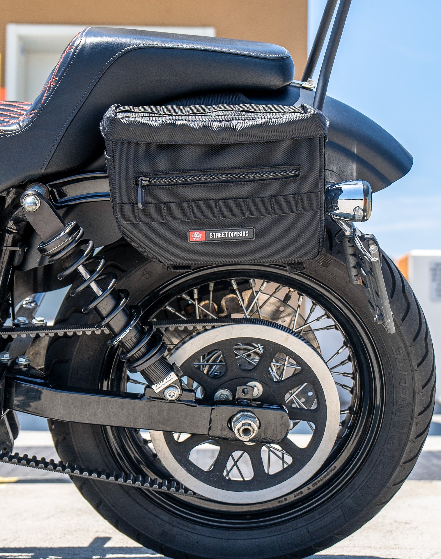 8L - Patriot Small Throw Over Saddlebags for Harley Dyna Street Bob FXDB v2