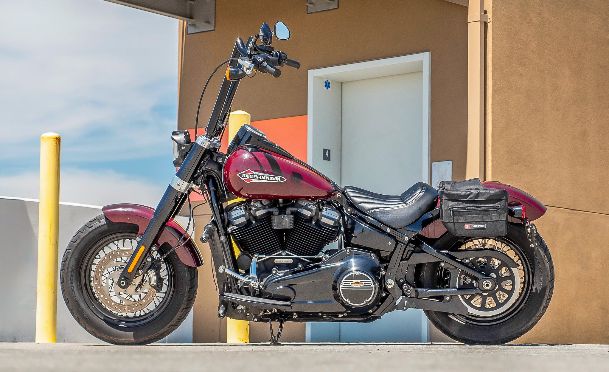 8L - Patriot Small Throw Over Saddlebags for Harley Softail Slim FLSL @expand