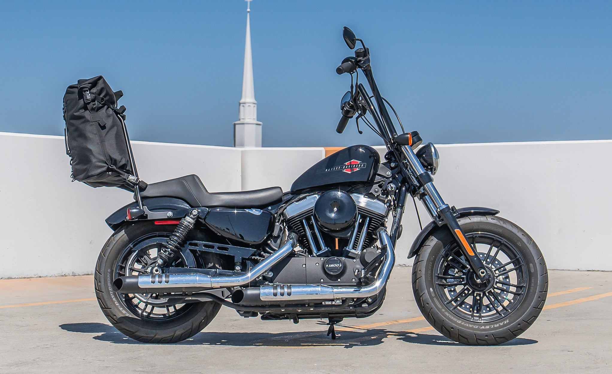 35L - Renegade Motorcycle Tail Bag for Harley Davidson @expand