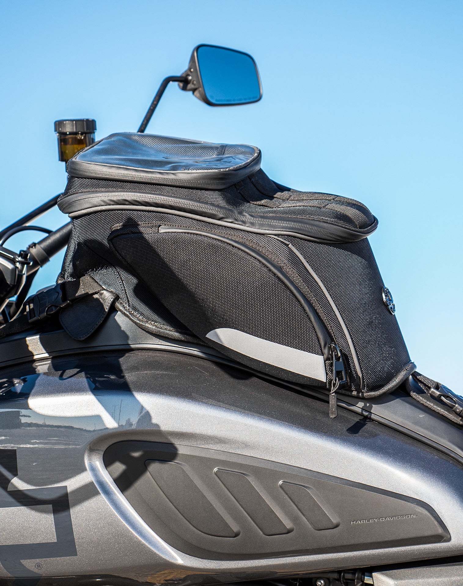 8L - Seeker Motorcycle Tank Bag for Harley Pan America v3