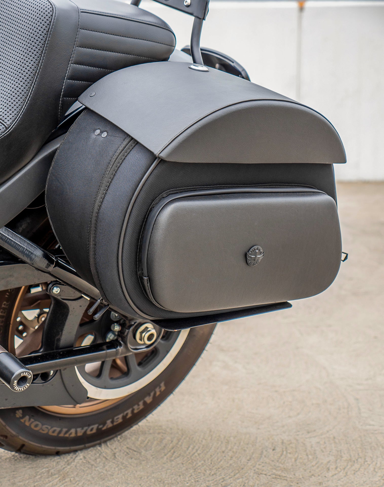 30L - Stealth Quick Mount Saddlebags for Harley Davidson Softail Low Rider S FXLRS v3