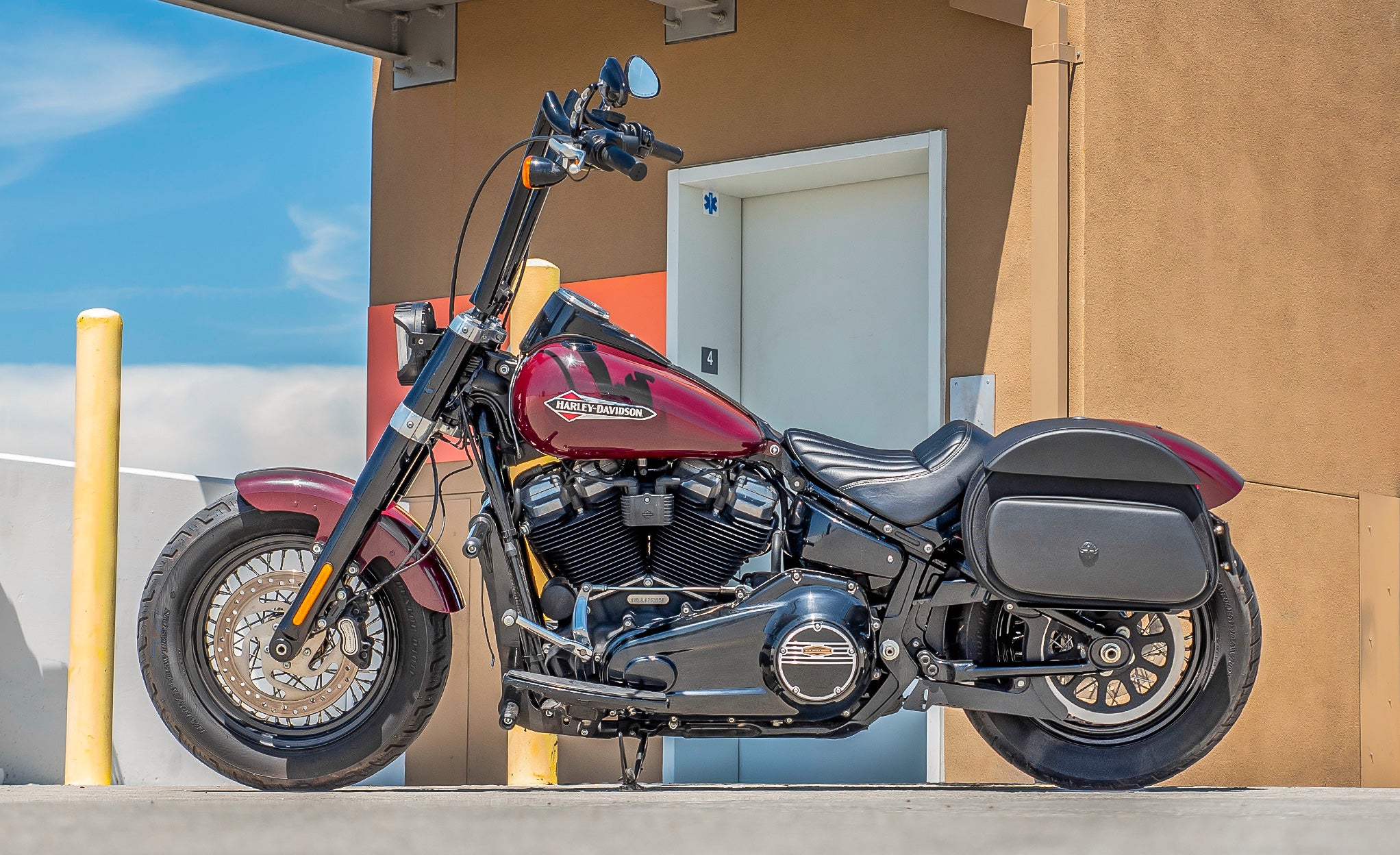 30L - Stealth Quick Mount Saddlebags for Harley Softail Slim FLSL @expand