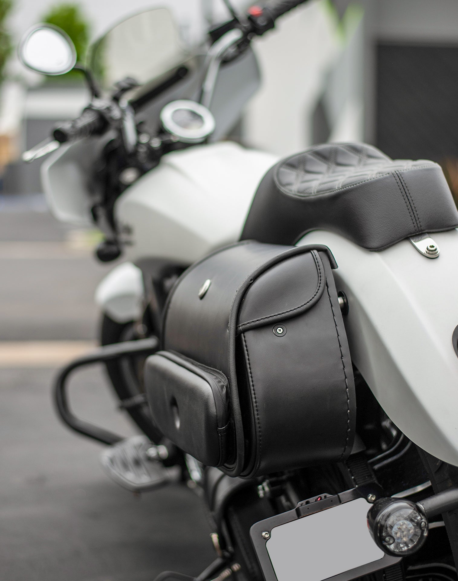 12L - Tomahawk Small Indian Scout Leather Motorcycle Solo Saddlebag Life Style