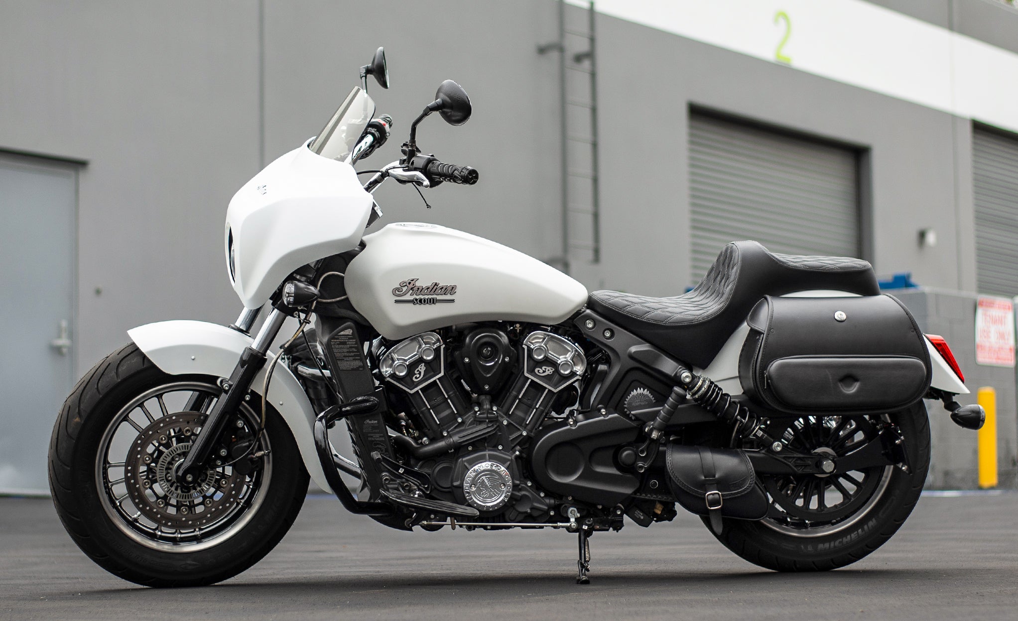 12L - Tomahawk Small Indian Scout Sixty Leather Motorcycle Solo Saddlebag Life Style @expand