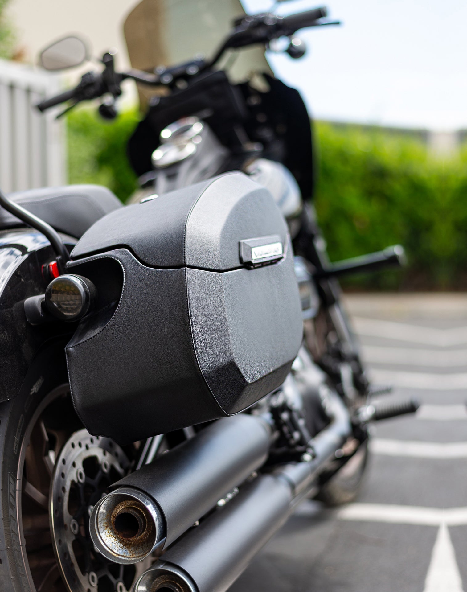 32L - Darkin Large Quick Mount Leather Wrapped Hard Saddlebags for Harley Softail Standard FXST v2