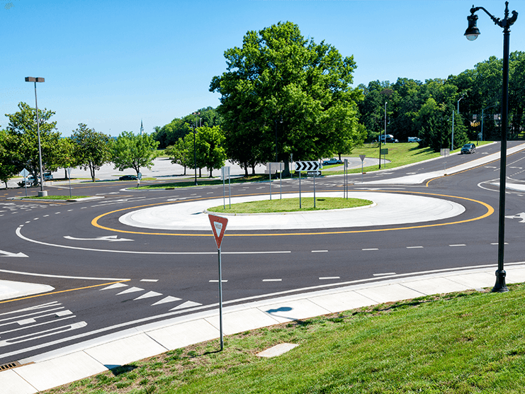 101 Guide on How to Navigate Roundabouts