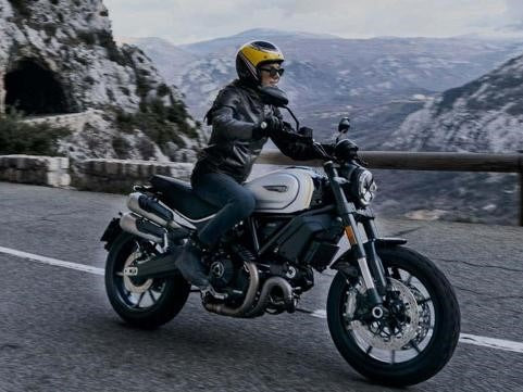 10 Best Motorcycles for Shorter Riders in 2022