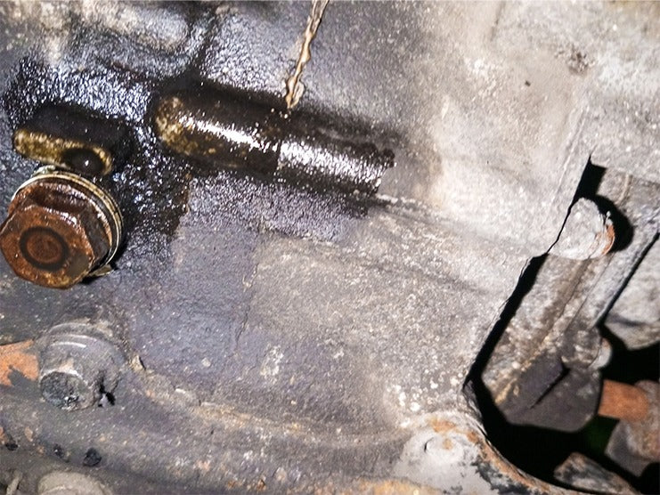 10 Common Causes of Motorcycle Engine Oil Leaks