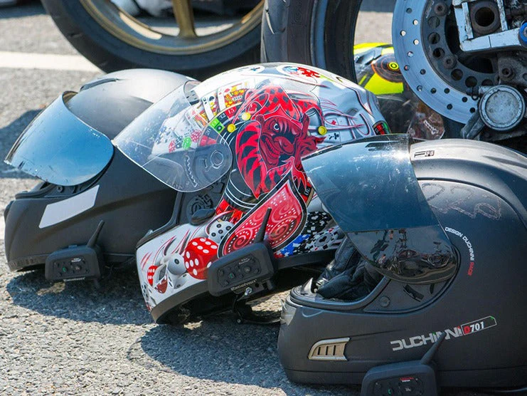 cool designs motorcycle helmets Full Custom Helmet Graphics ECE 22.06 True Venom in Matte Design