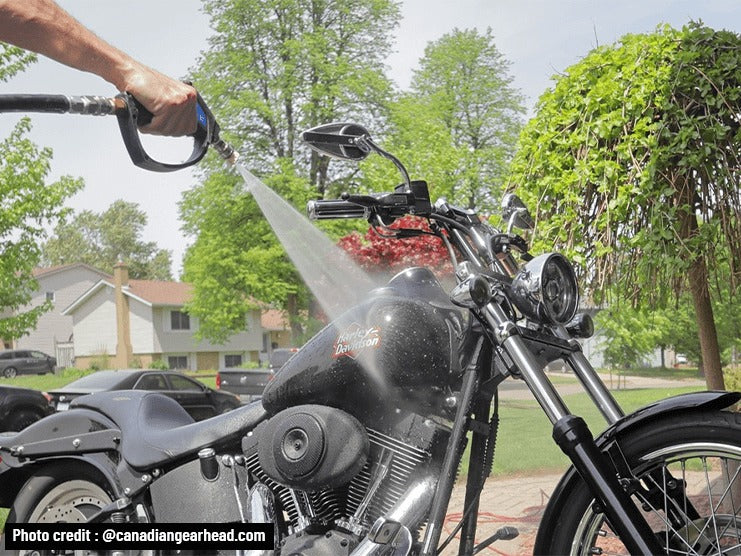 How to Clean a Motorcycle Gas Tank