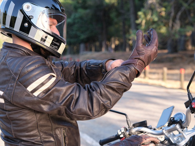 How to Prevent Wrist Pain While Riding a Motorcycle