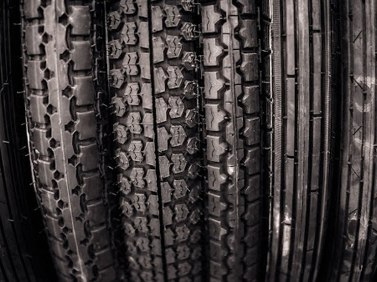 Wide Vs. Thin Motorcycle Tires: What's The Difference?