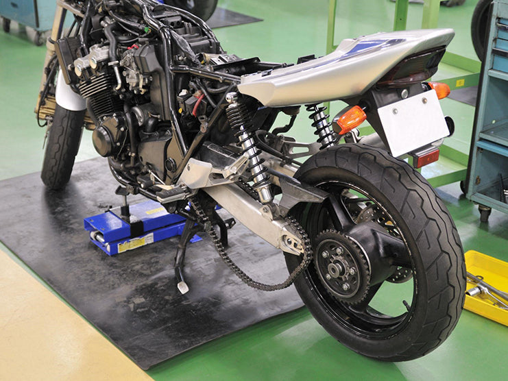 How to Lift a Motorcycle for Maintenance