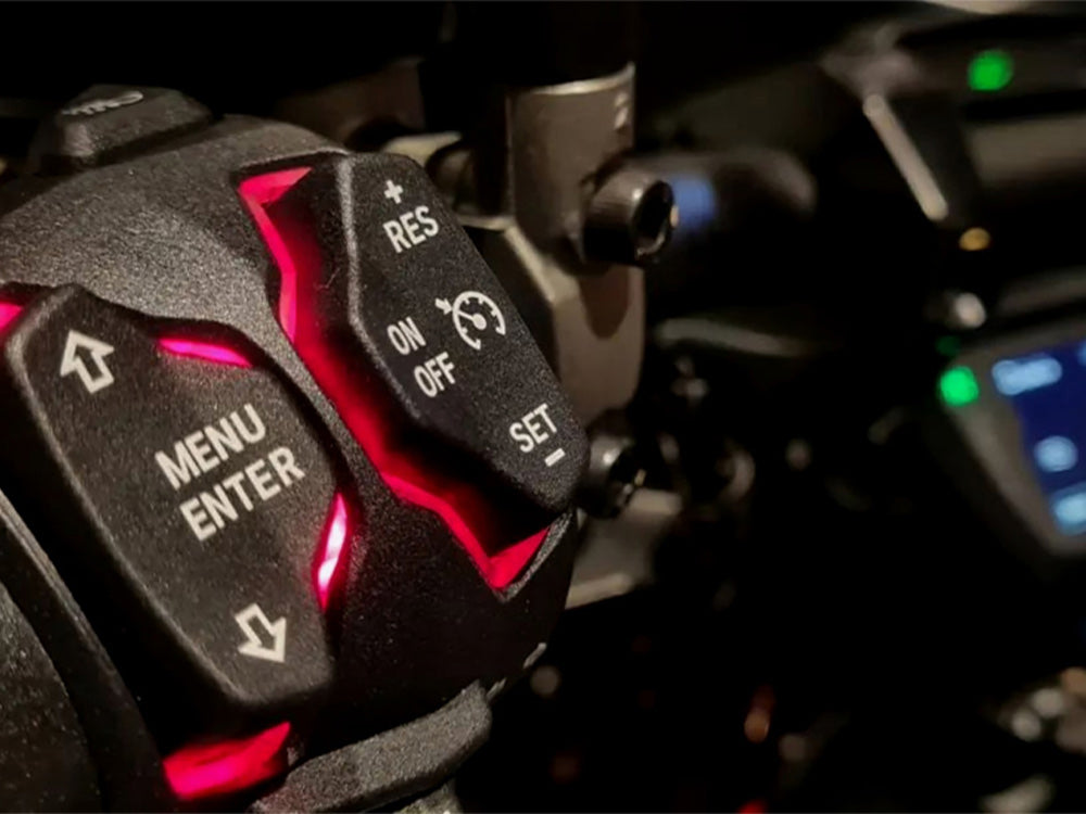 motorcycle-cruise-control-vs-motorcycle-throttle-locks