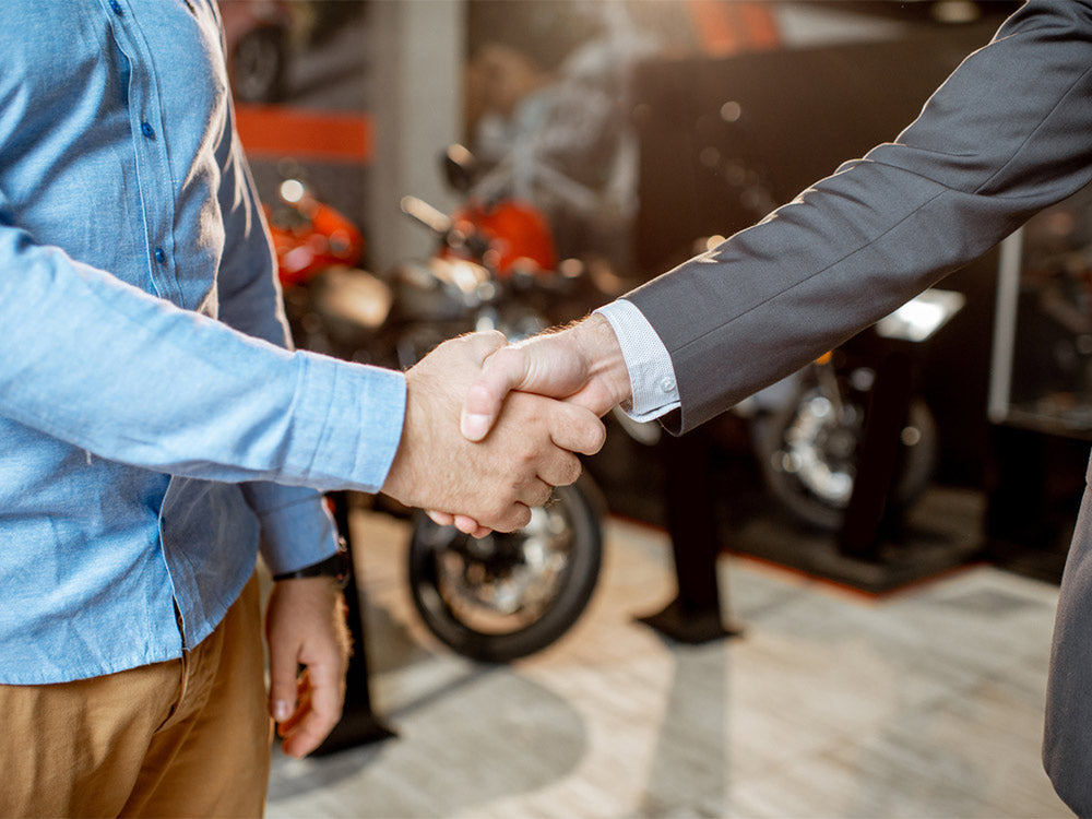 Pros-and-Cons-of-Buying-a-Motorcycle-from-a-Dealership