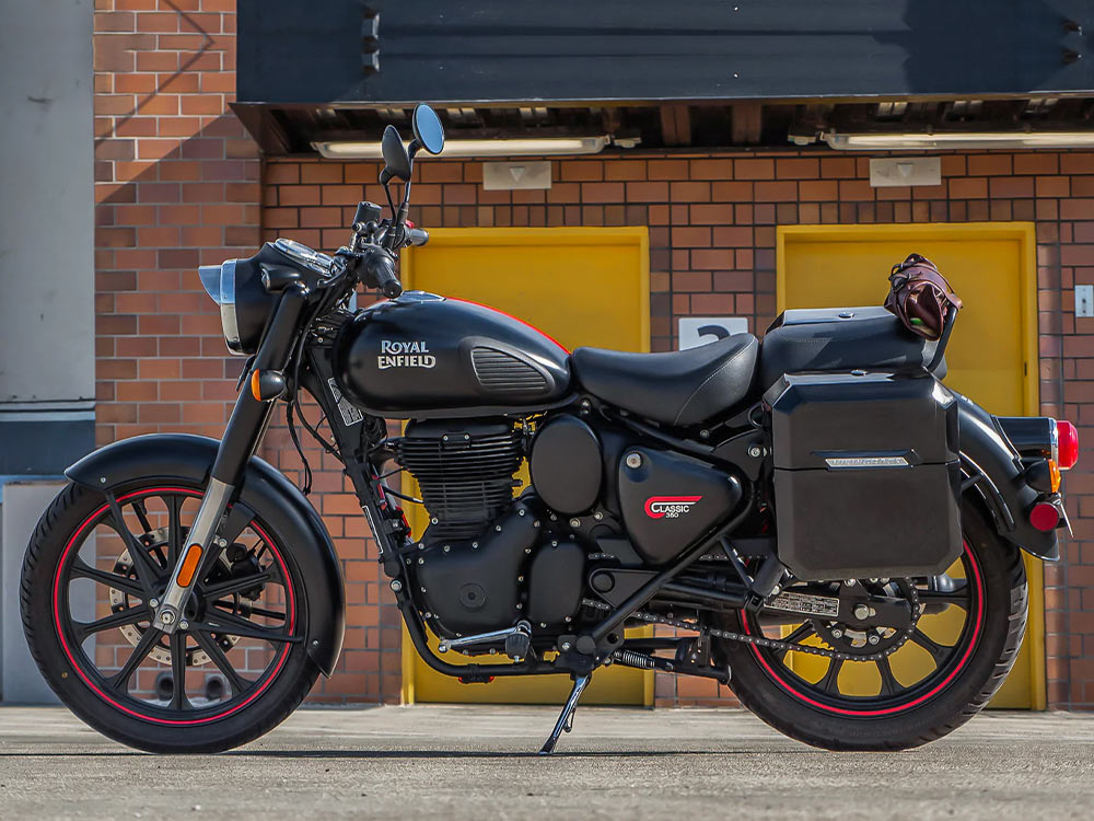 royal-enfield-classic-350-with-viking-bags-saddlebags