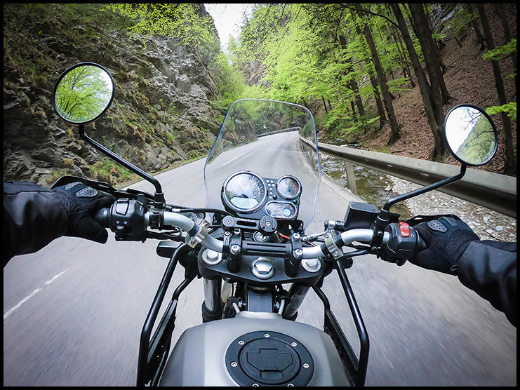 Unwritten Motorcycle Riding Rules That All or Most Bikers Follow ...