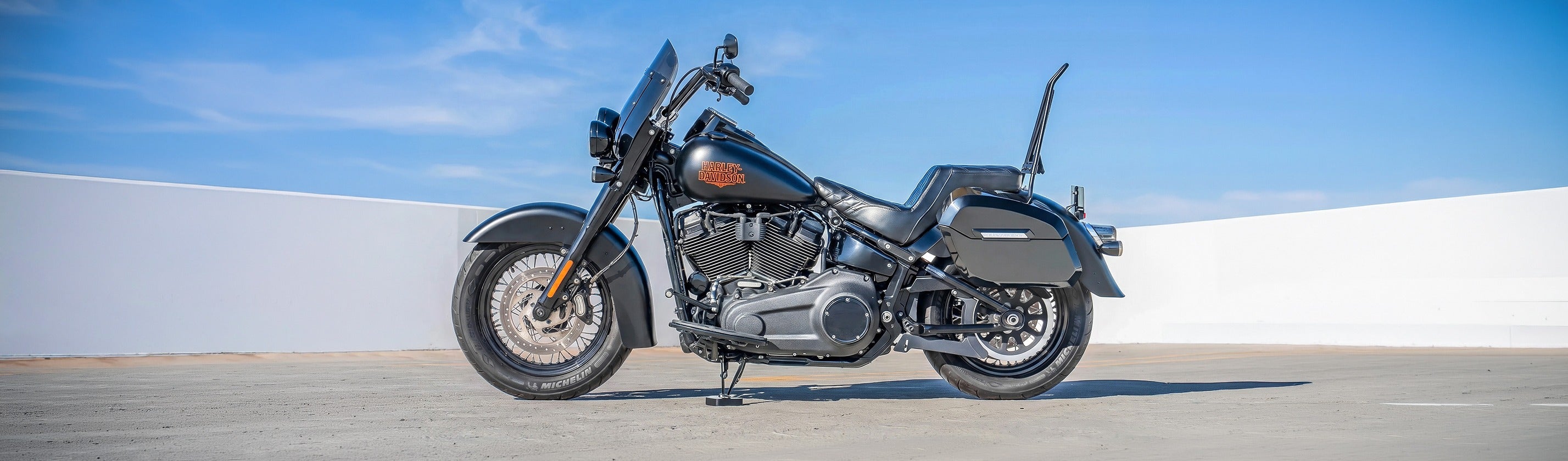 Motorcycle Saddlebags for Harley Deadwood