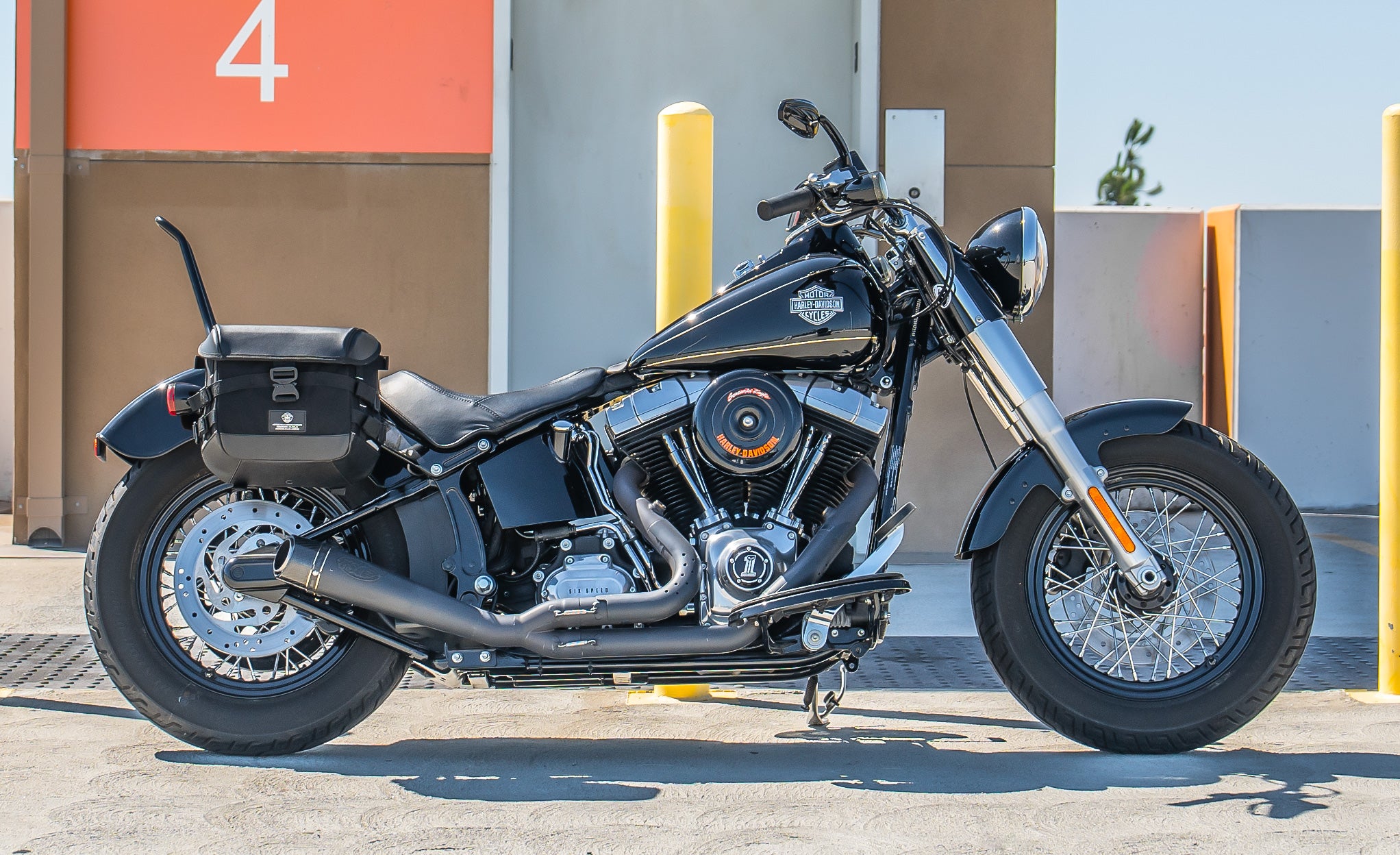 10L - Incognito Quick Mount Small Harley Softail Slim FLS Solo Saddlebag (Right Only) Life Style Photo @expand