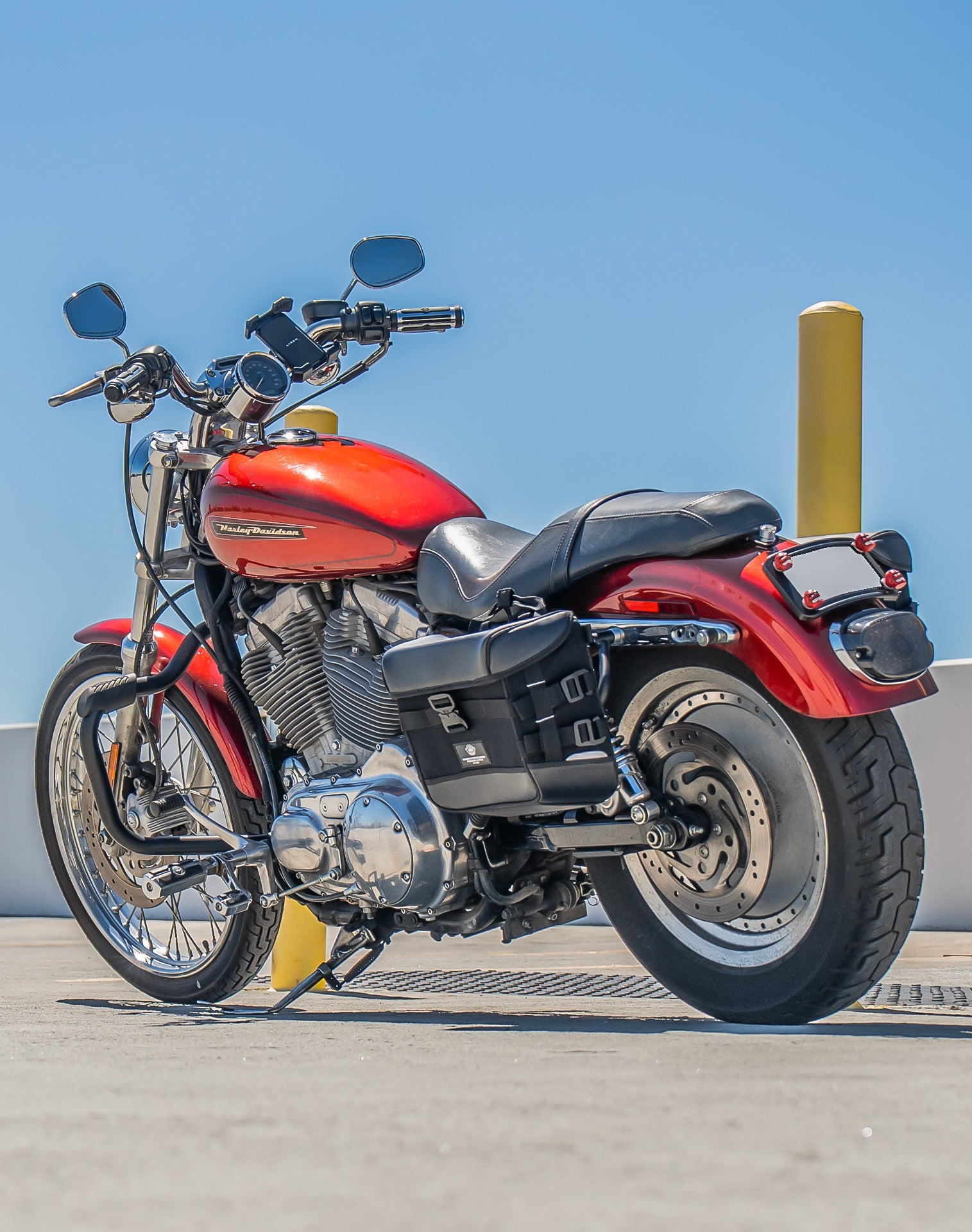 10L - Incognito Quick Mount Small Solo Motorcycle Saddlebag (Left Only) for Harley Sportster 883 Custom XL883C/XLH883C Lifestyle