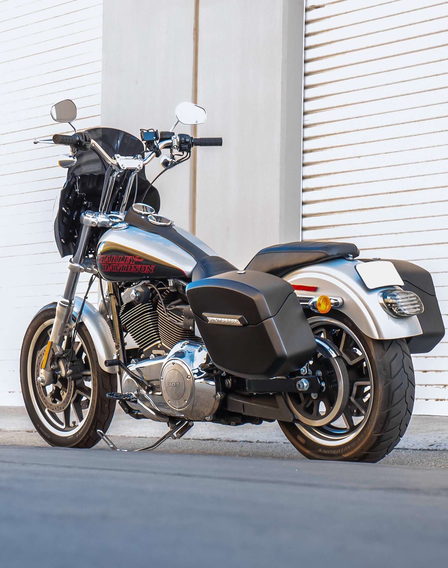 12L - Ironclad Quick Mount Medium Harley Dyna Low Rider FXDL Matte Hard Solo Saddlebag (Left Only) v1