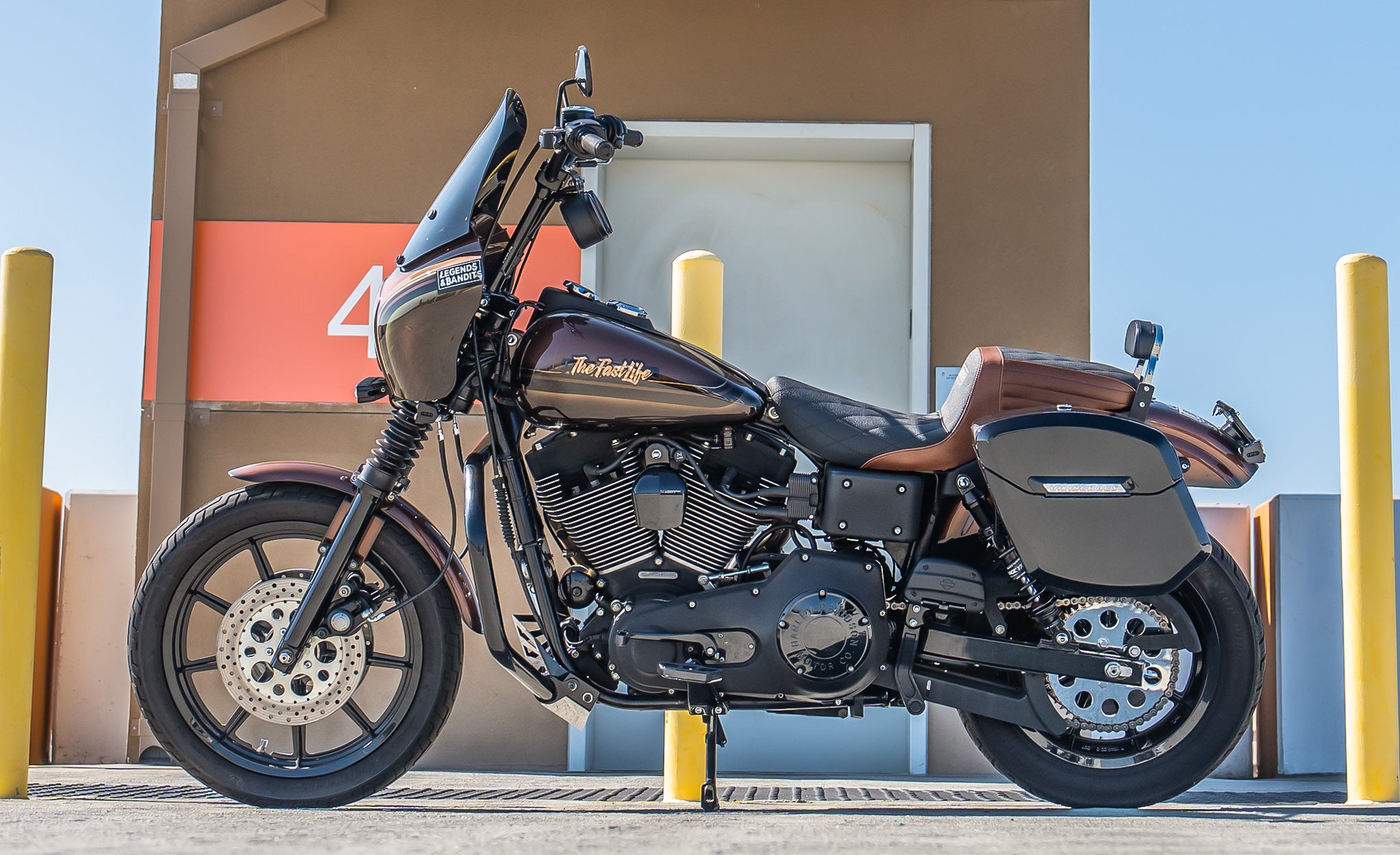 12L - Ironclad Quick Mount Medium Harley Dyna Super Glide Custom FXDC/I Painted Hard Solo Saddlebag (Left Only) Lifestyle @expand