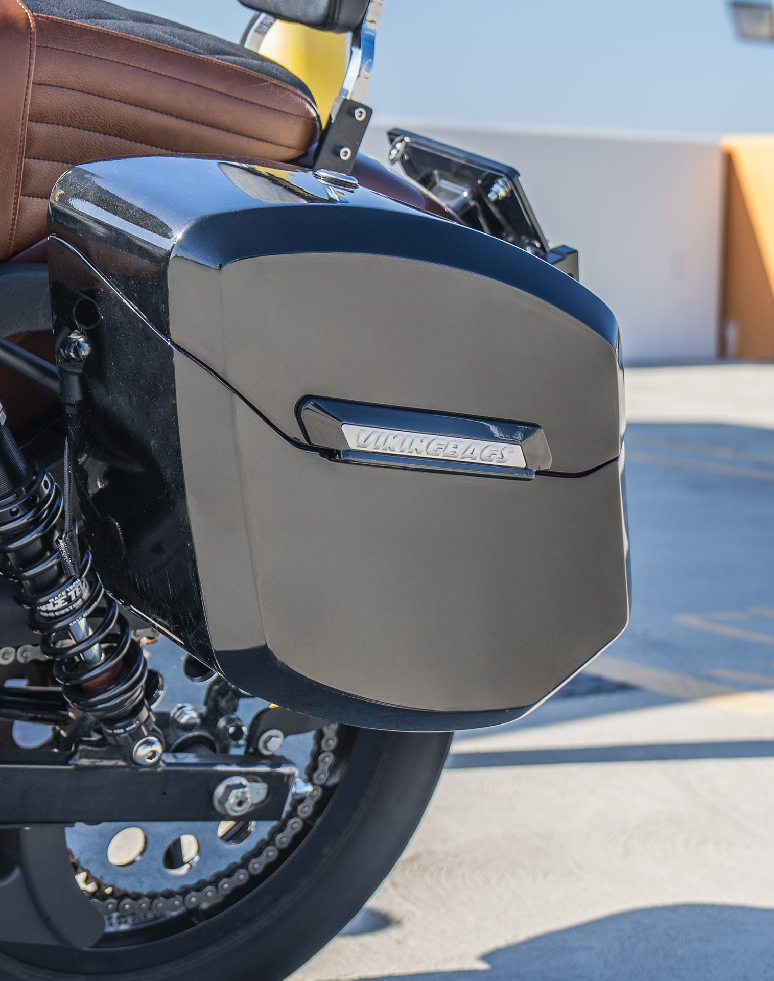 12L - Ironclad Quick Mount Medium Harley Dyna Super Glide Custom FXDC/I Painted Hard Solo Saddlebag (Left Only) Lifestyle