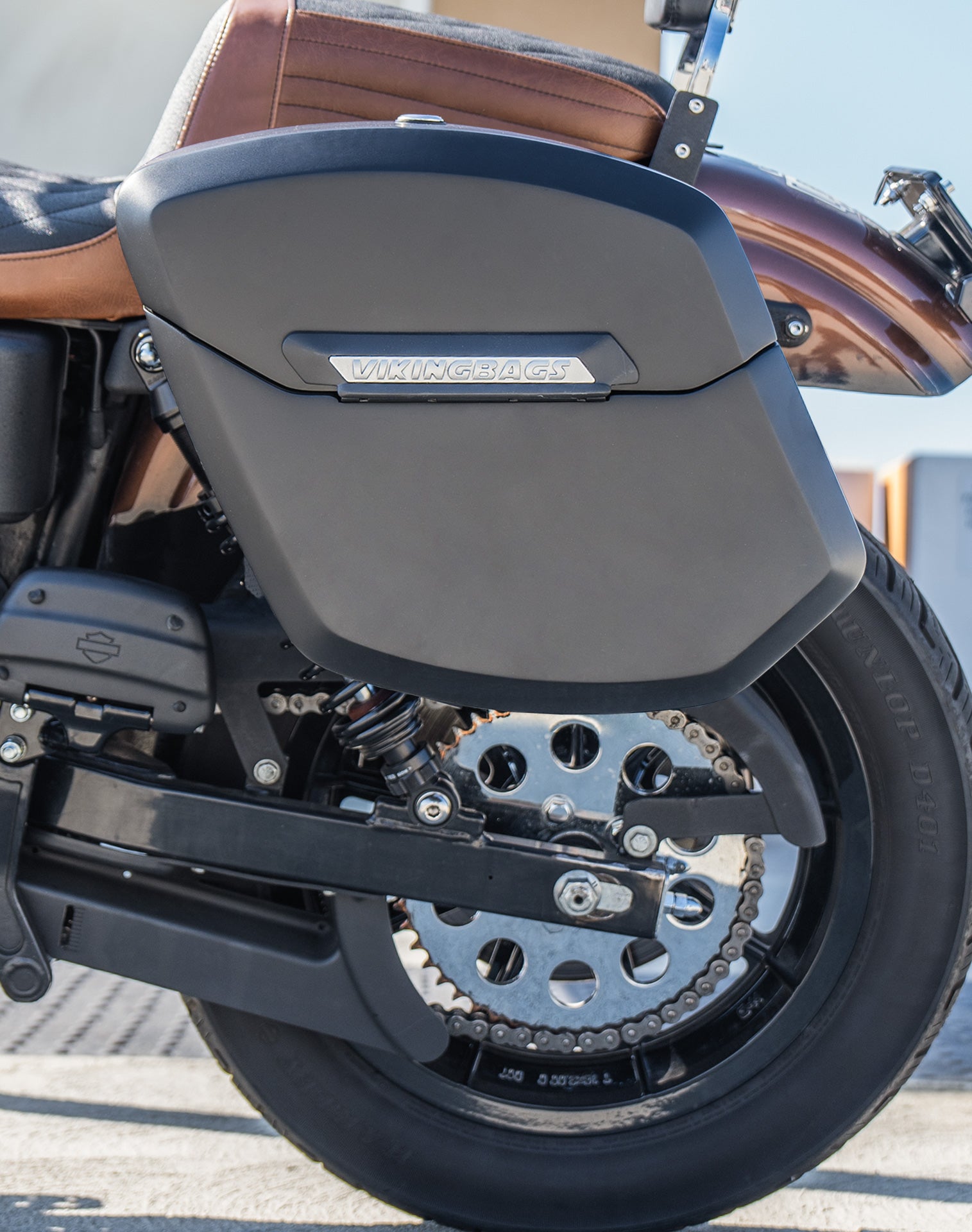 12L - Ironclad Quick Mount Medium Harley Dyna Super Glide FXD Matte Hard Solo Saddlebag (Left Only) Lifestyle