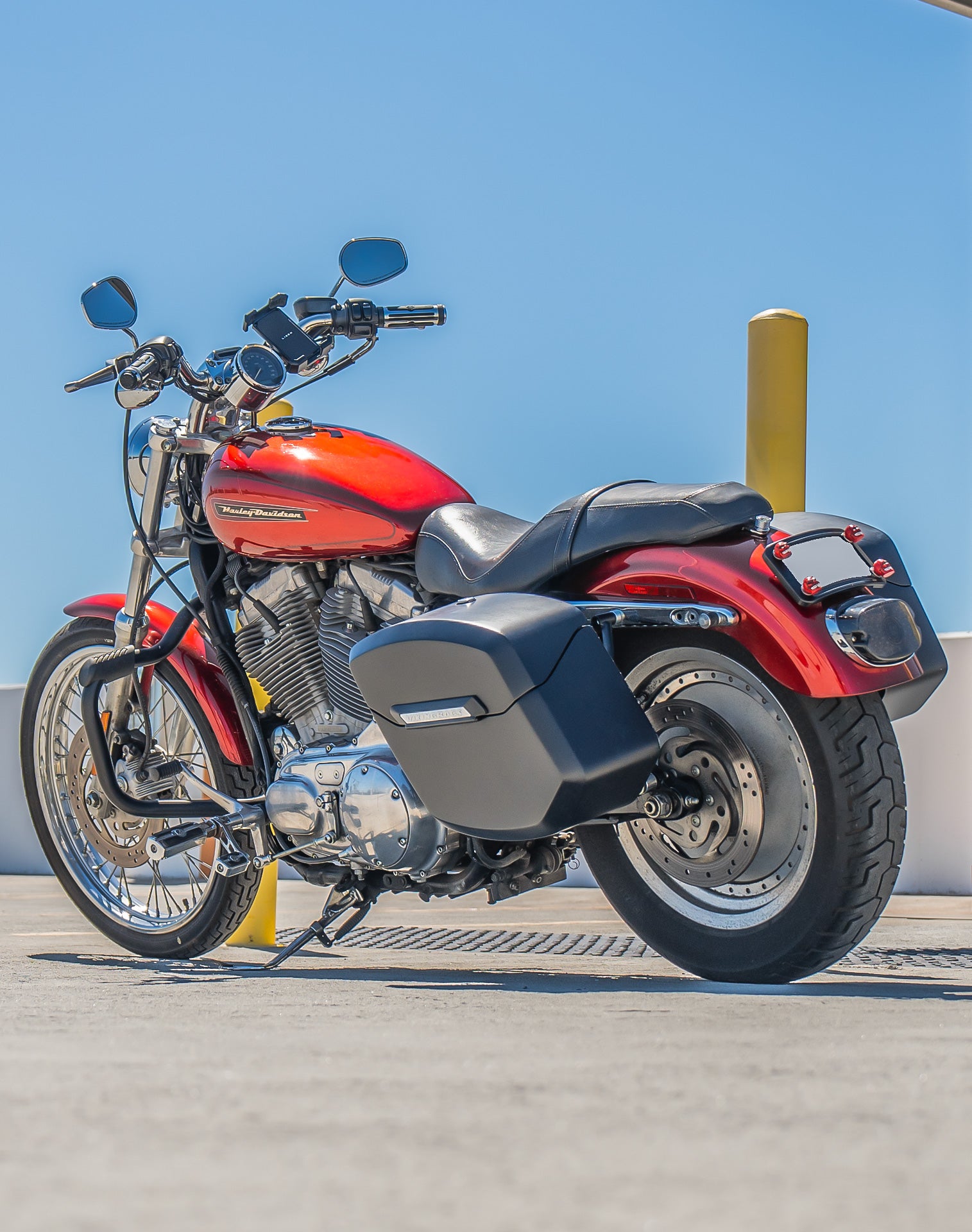 12L - Ironclad Quick Mount Medium Harley Sportster 883 Custom XL883C Matte Hard Solo Saddlebag (Left Only) v1