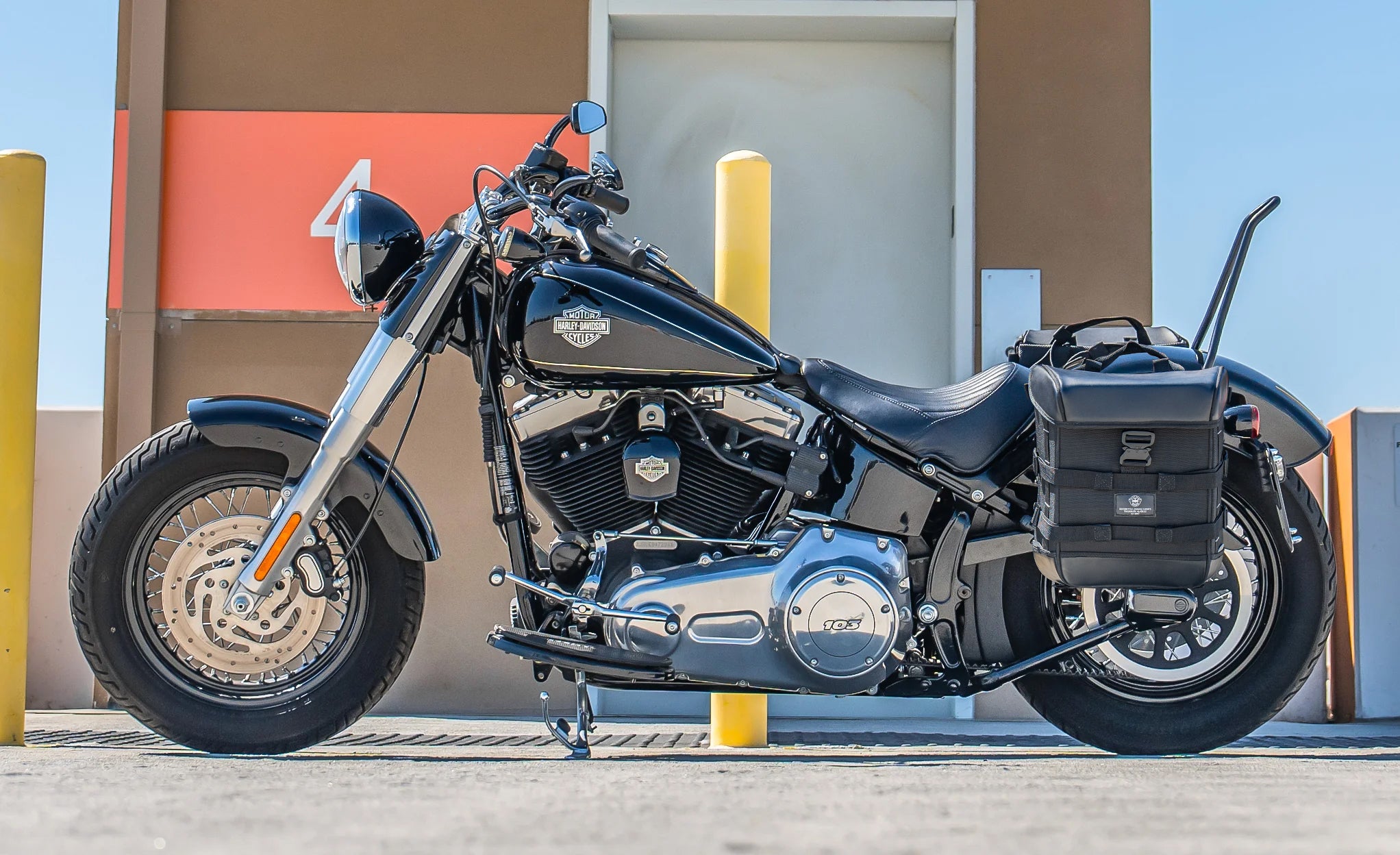 15L - Incognito Quick Mount Medium Harley Softail Slim FLS Solo Saddlebag (Left Only) Lifestyle @expand