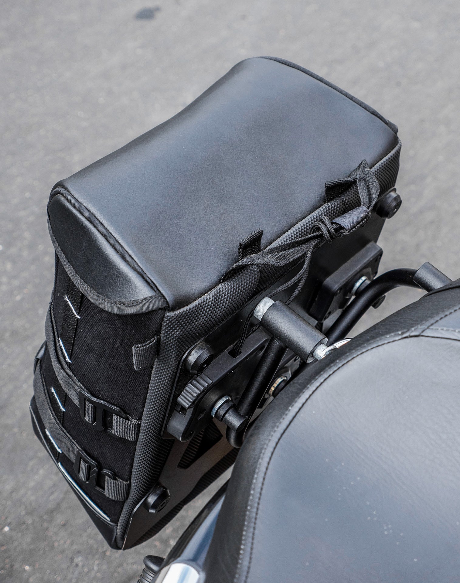 15L - Incognito Quick Mount Medium Harley Softail Slim FLS Solo Saddlebag (Right Only) Lifestyle