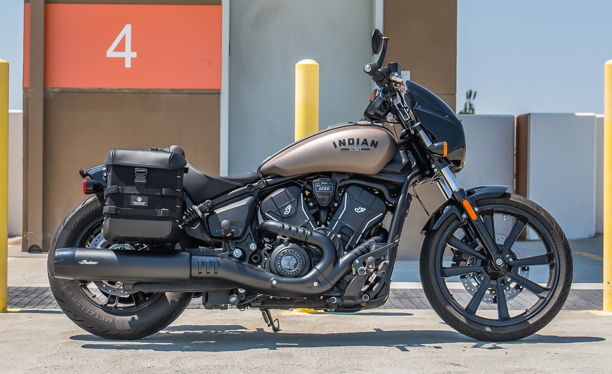 15L - Incognito Quick-Mount Medium Indian Sport Scout Sixty Solo Saddlebag (Right Only) Life Style Photo @expand