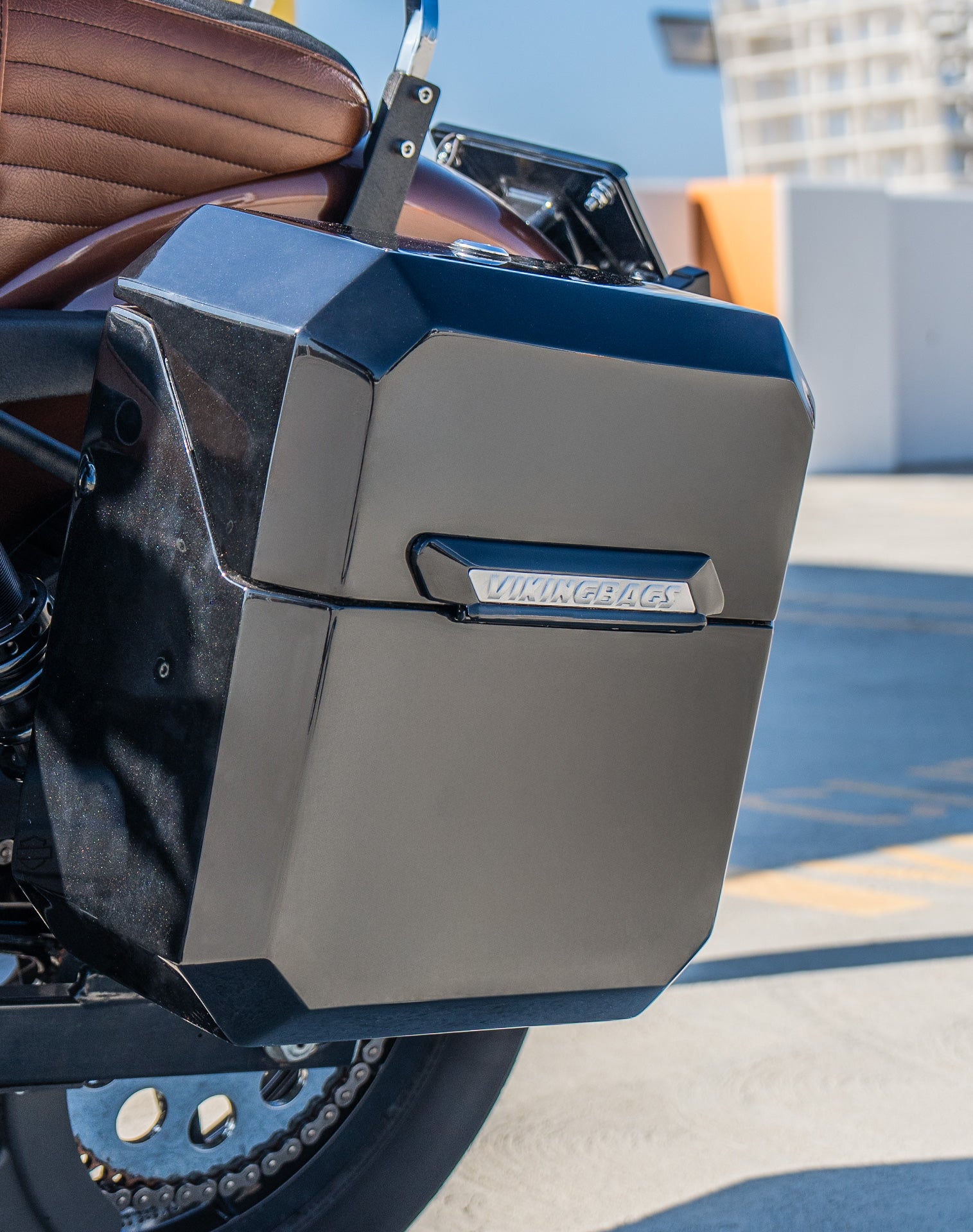 15L - Outlaw Quick Mount Medium Painted Hard Solo Saddlebag (Left Only) for Harley Dyna Super Glide Custom FXDC/I Lifestyle