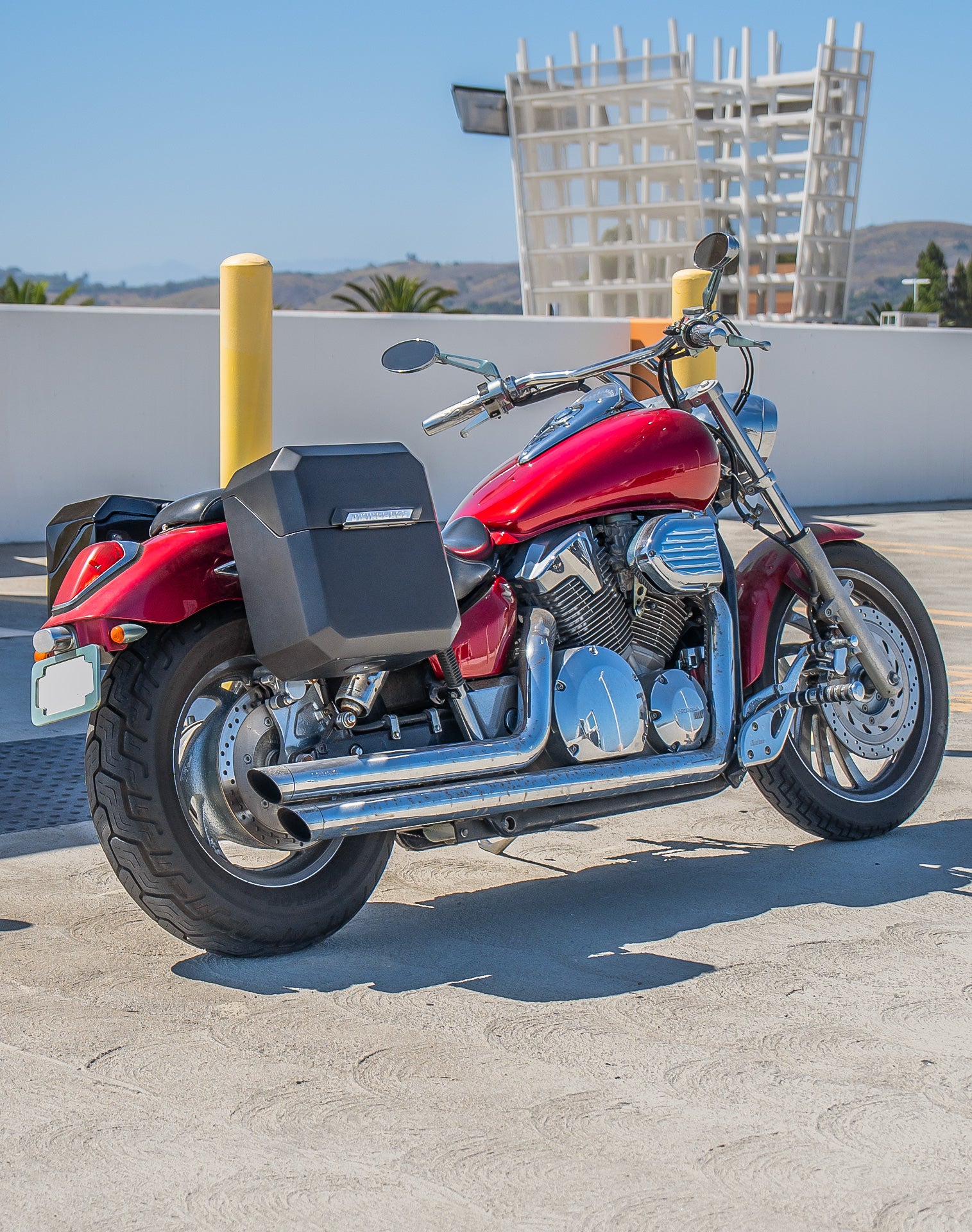 15L - Outlaw Quick-Mount Medium Honda VTX 1300 C Matte Hard Solo Saddlebag (Right Only) Vertical Lifestyle