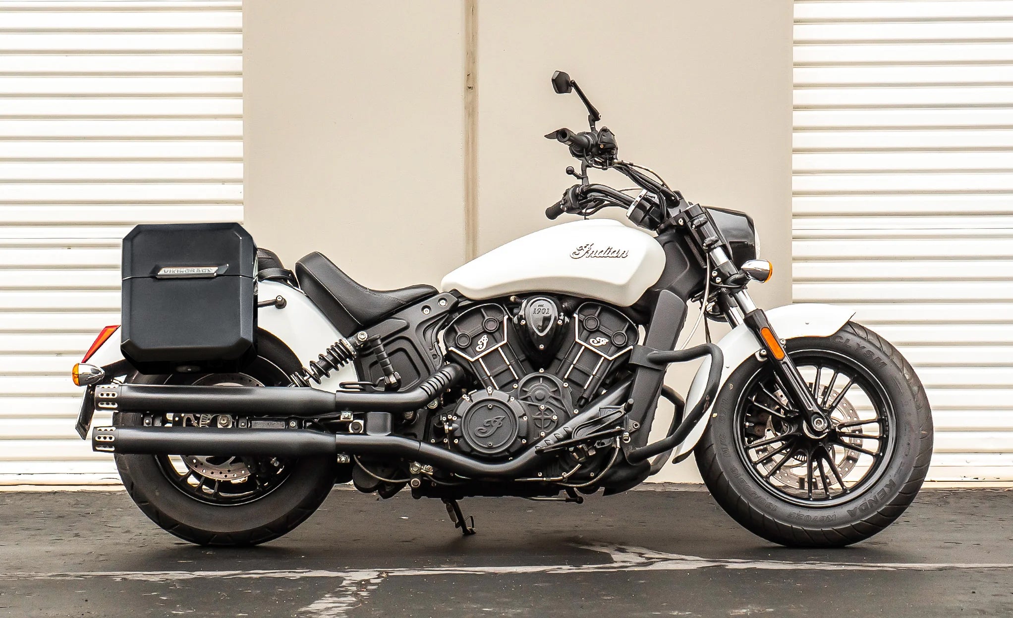 15L - Outlaw Quick Mount Medium Indian Scout Sixty Painted Hard Solo Saddlebag (Right Only) @expand